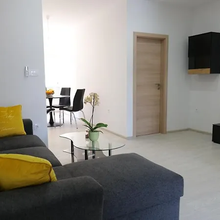 Miki Apartment *